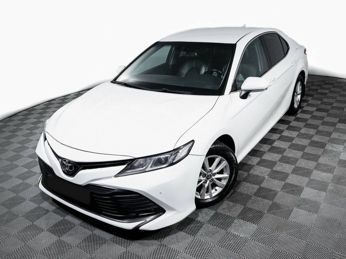 Toyota Camry с пробегом — 2018 год. Фото: #16
