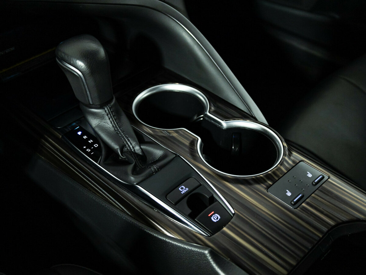 Toyota Camry с пробегом — 2020 год. Фото: #16