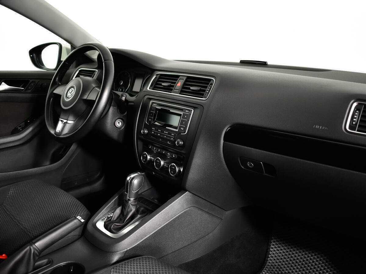 Volkswagen Jetta с пробегом — 2014 год. Фото: #8