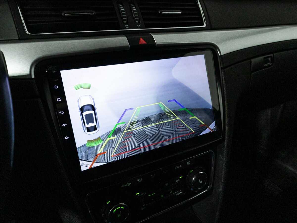 Skoda Superb с пробегом — 2014 год. Фото: #16