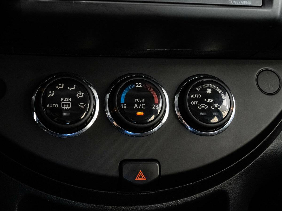 Nissan Note с пробегом — 2013 год. Фото: #10