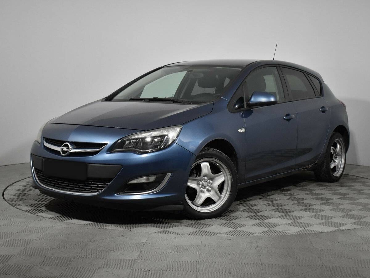Opel Astra с пробегом — 2012 год. Фото: #0