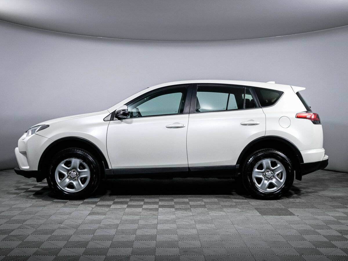 Toyota RAV4 с пробегом — 2017 год. Фото: #7