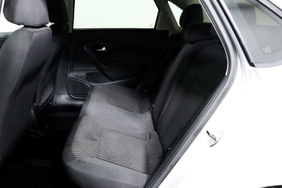 Volkswagen Polo с пробегом — 2012 год. Фото: #11