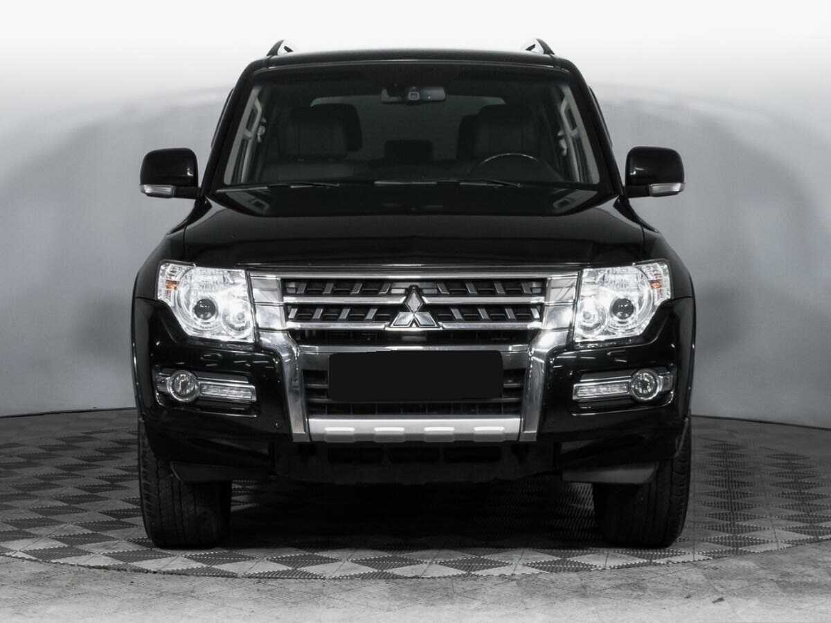Mitsubishi Pajero с пробегом — 2017 год. Фото: #1