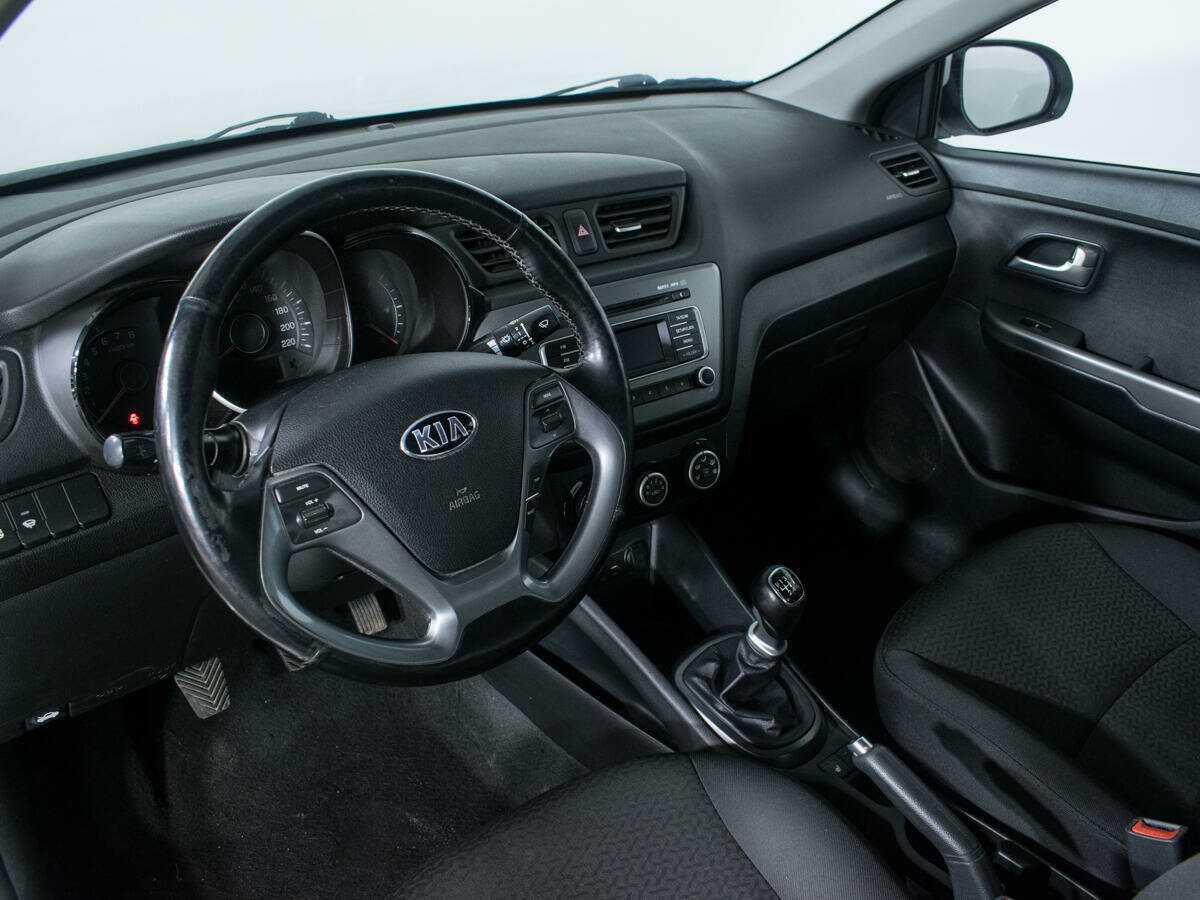 Kia Rio с пробегом — 2015 год. Фото: #12