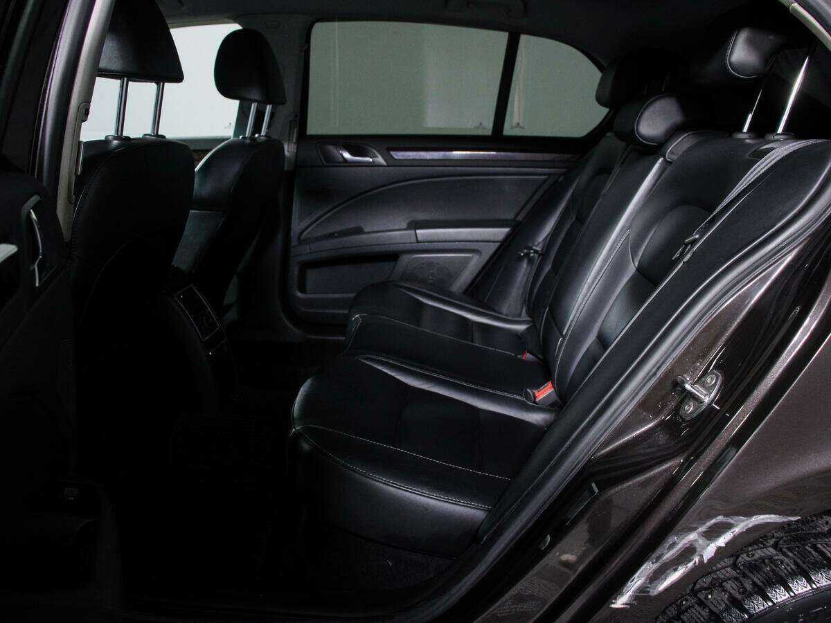 Skoda Superb с пробегом — 2014 год. Фото: #8