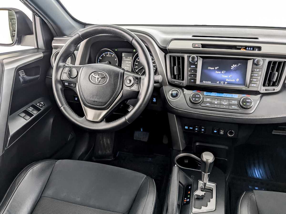 Toyota RAV4 с пробегом — 2017 год. Фото: #26