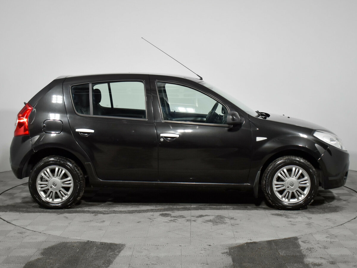 Renault Sandero с пробегом — 2014 год. Фото: #3