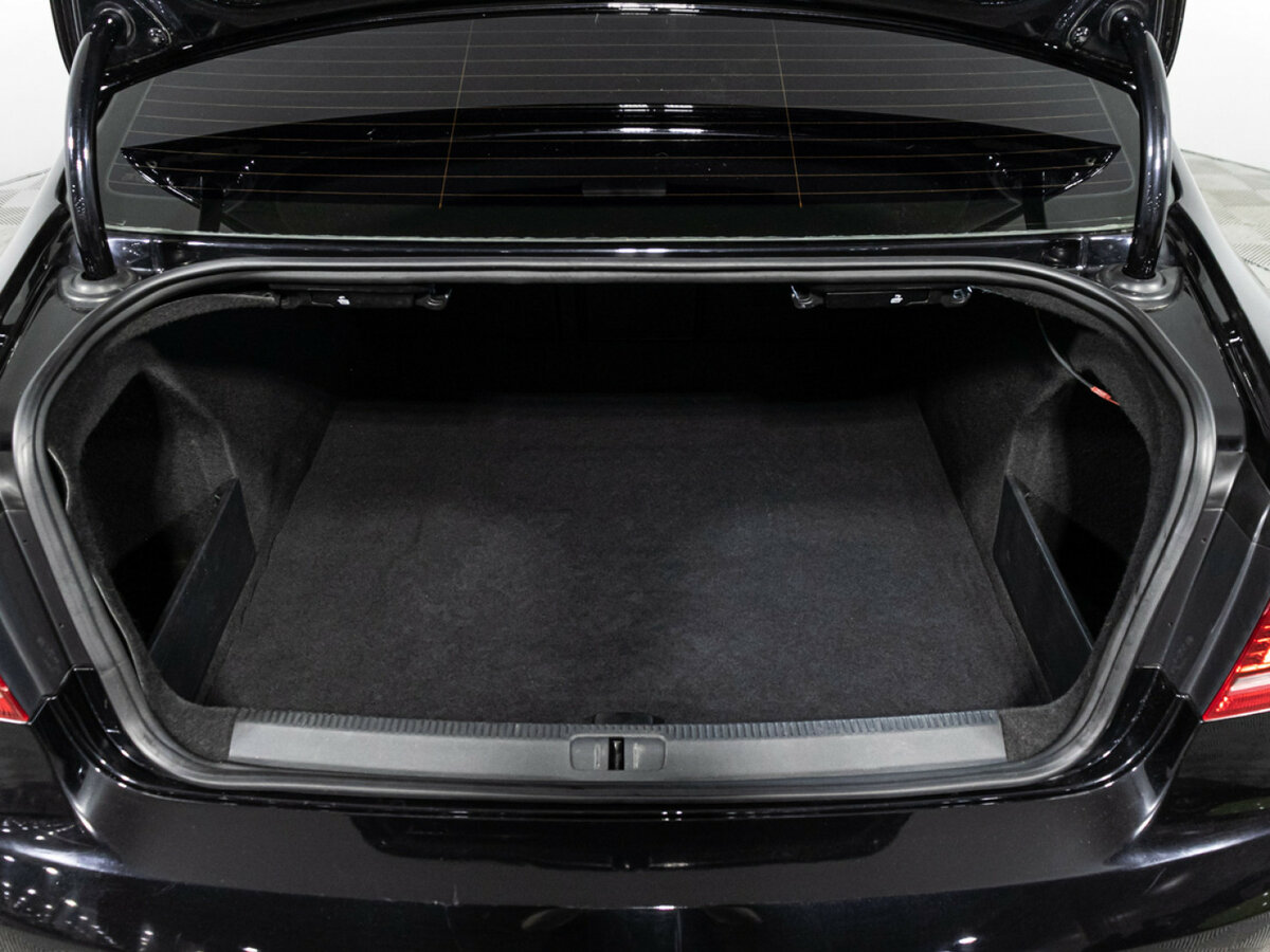 Volkswagen Passat с пробегом — 2012 год. Фото: #14