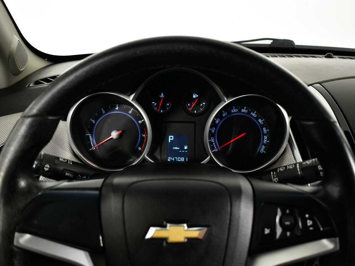 Chevrolet Cruze с пробегом — 2013 год. Фото: #10