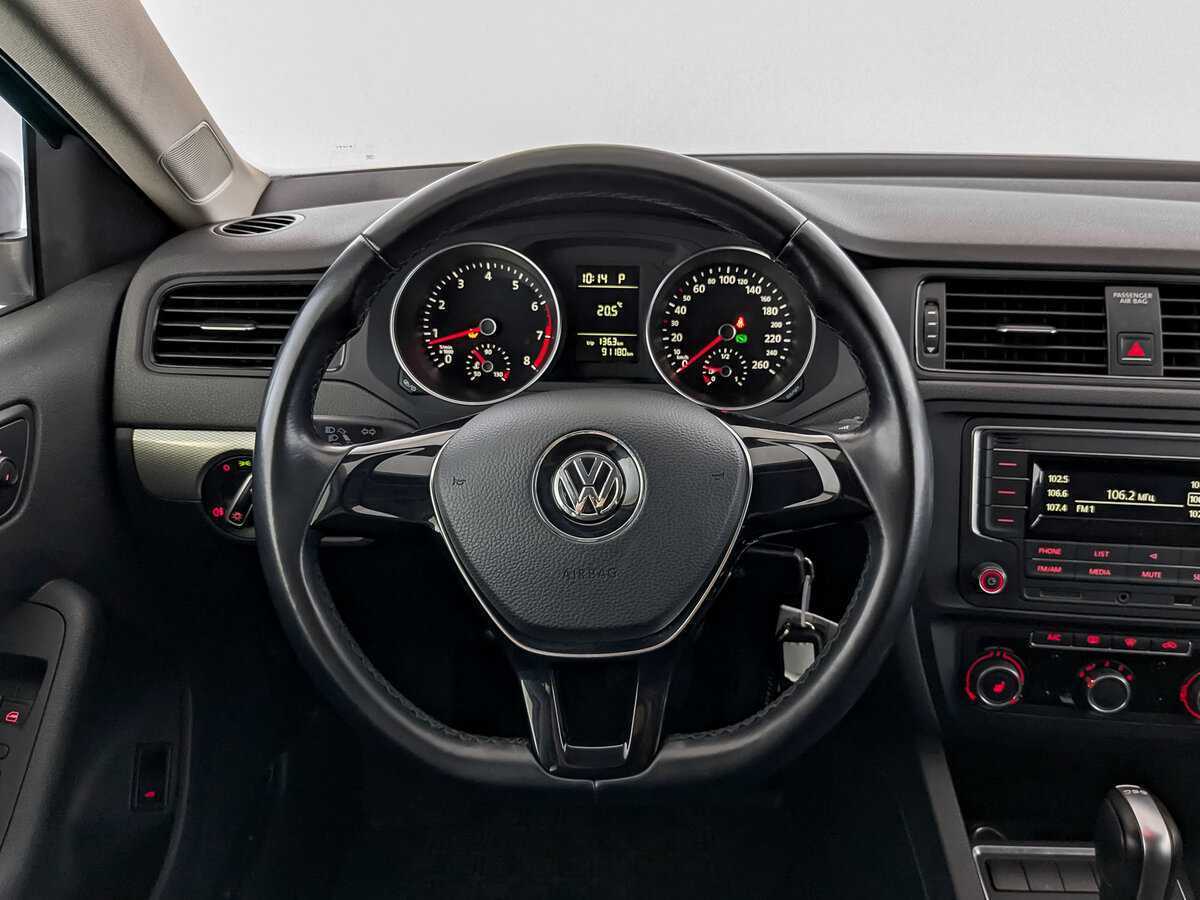 Volkswagen Jetta с пробегом — 2016 год. Фото: #20