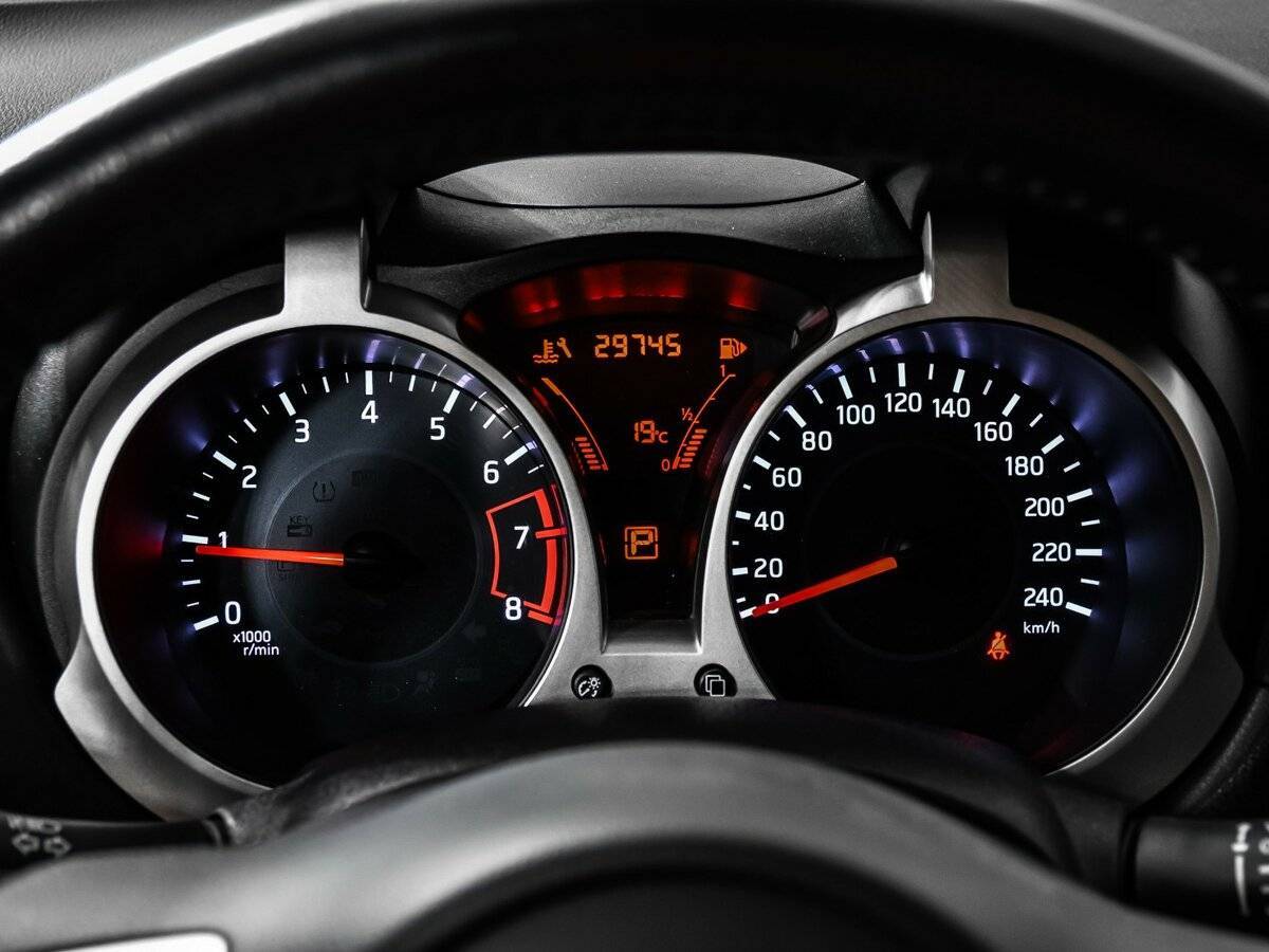 Nissan Juke с пробегом — 2015 год. Фото: #9