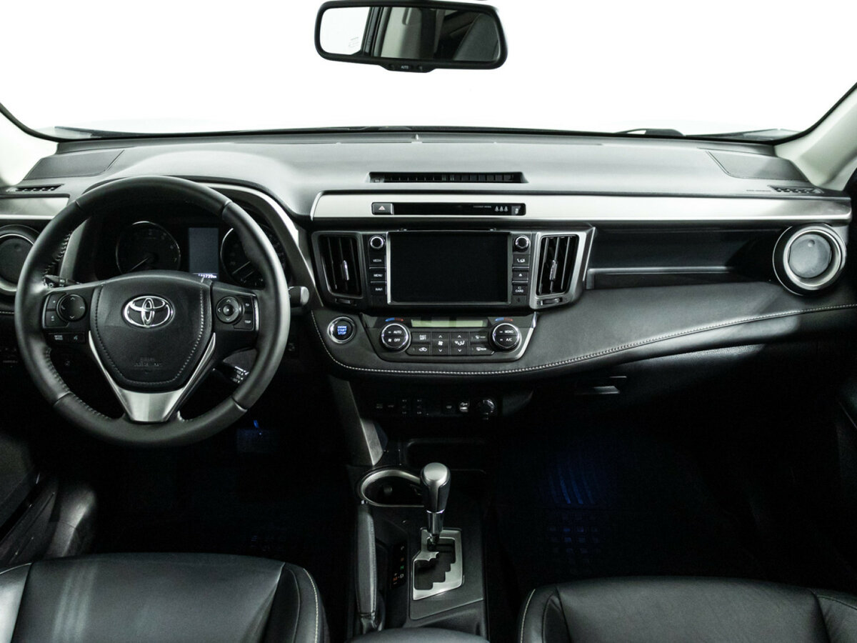 Toyota RAV4 с пробегом — 2016 год. Фото: #12