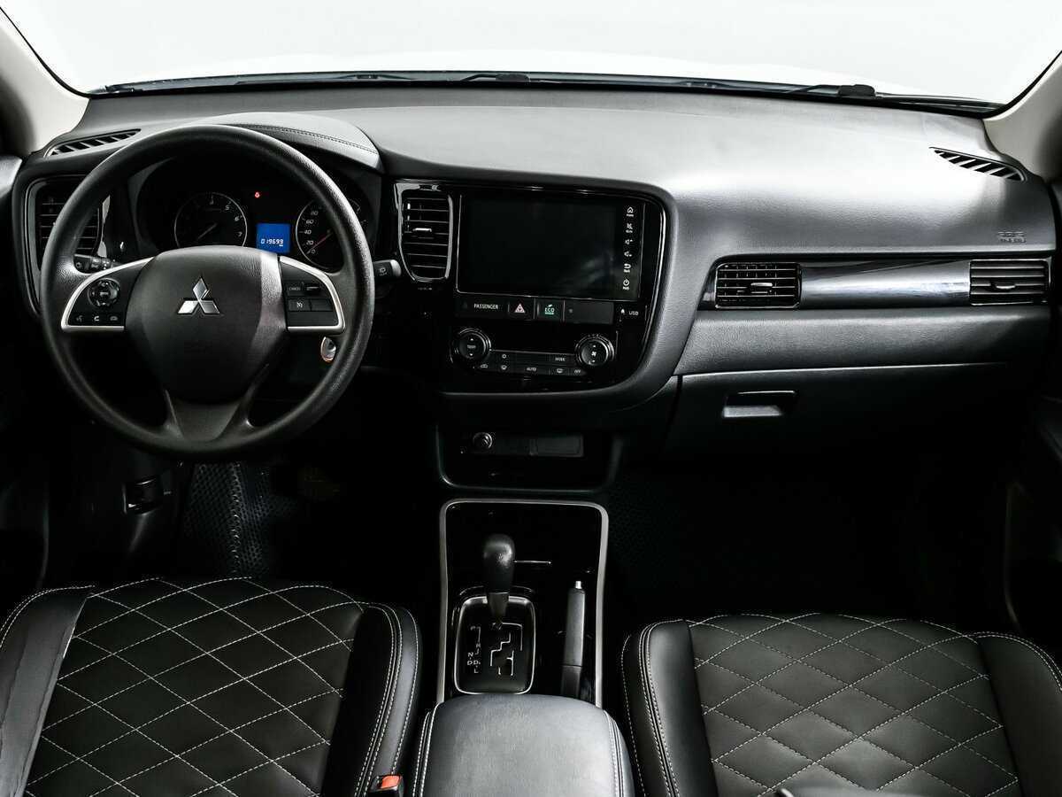 Mitsubishi Outlander с пробегом — 2022 год. Фото: #10
