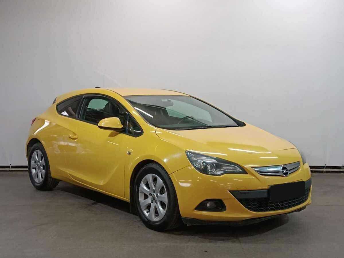 Opel Astra с пробегом — 2013 год. Фото: #2