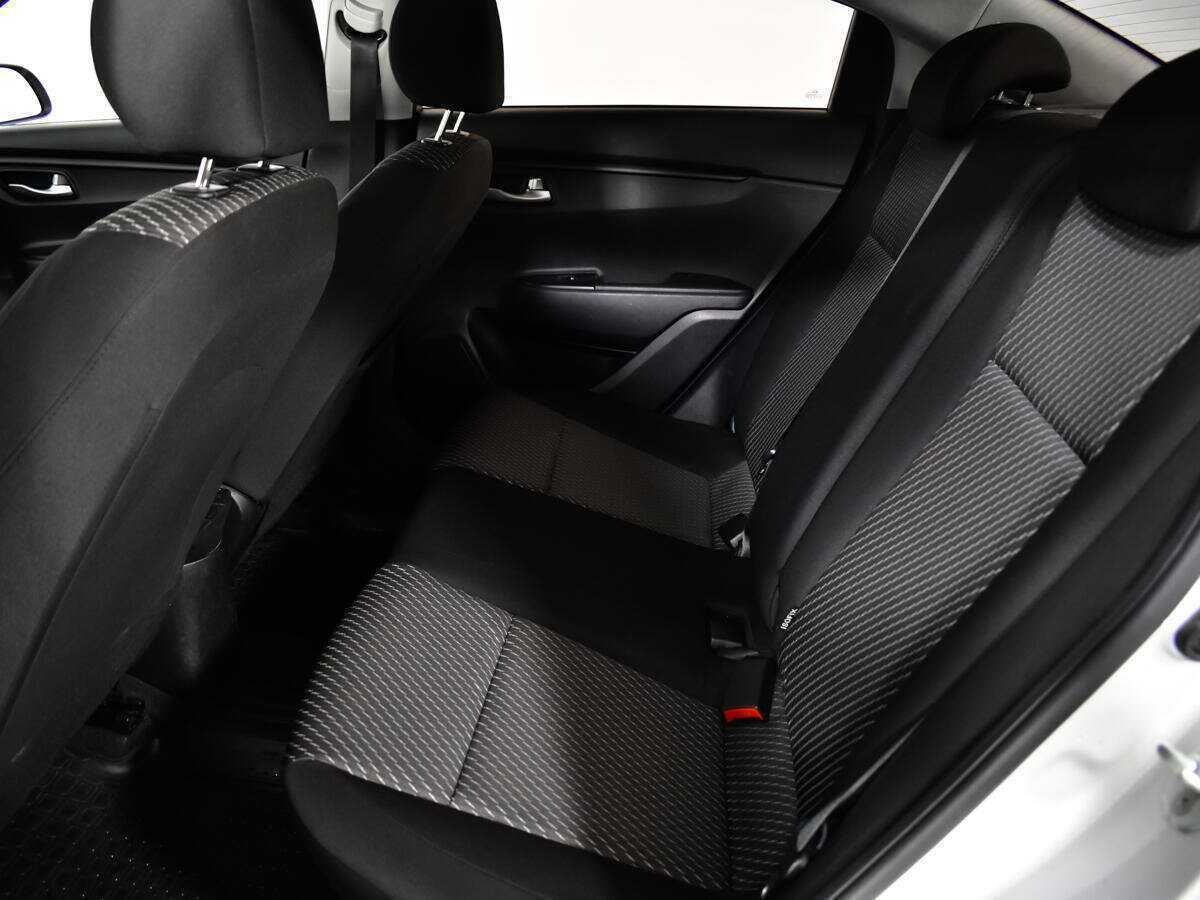 Kia Rio с пробегом — 2017 год. Фото: #9