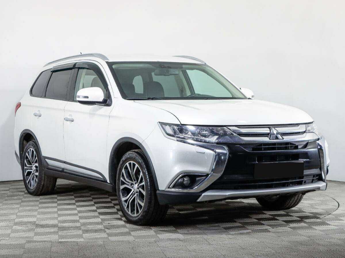 Mitsubishi Outlander с пробегом — 2016 год. Фото: #2