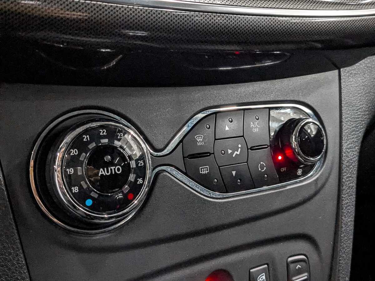 Renault Sandero с пробегом — 2019 год. Фото: #18
