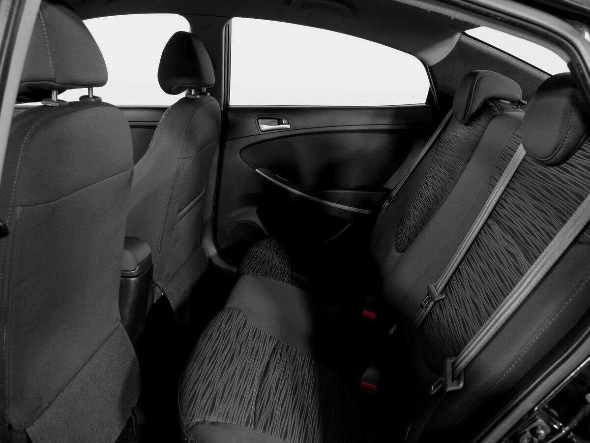 Hyundai Solaris с пробегом — 2016 год. Фото: #9