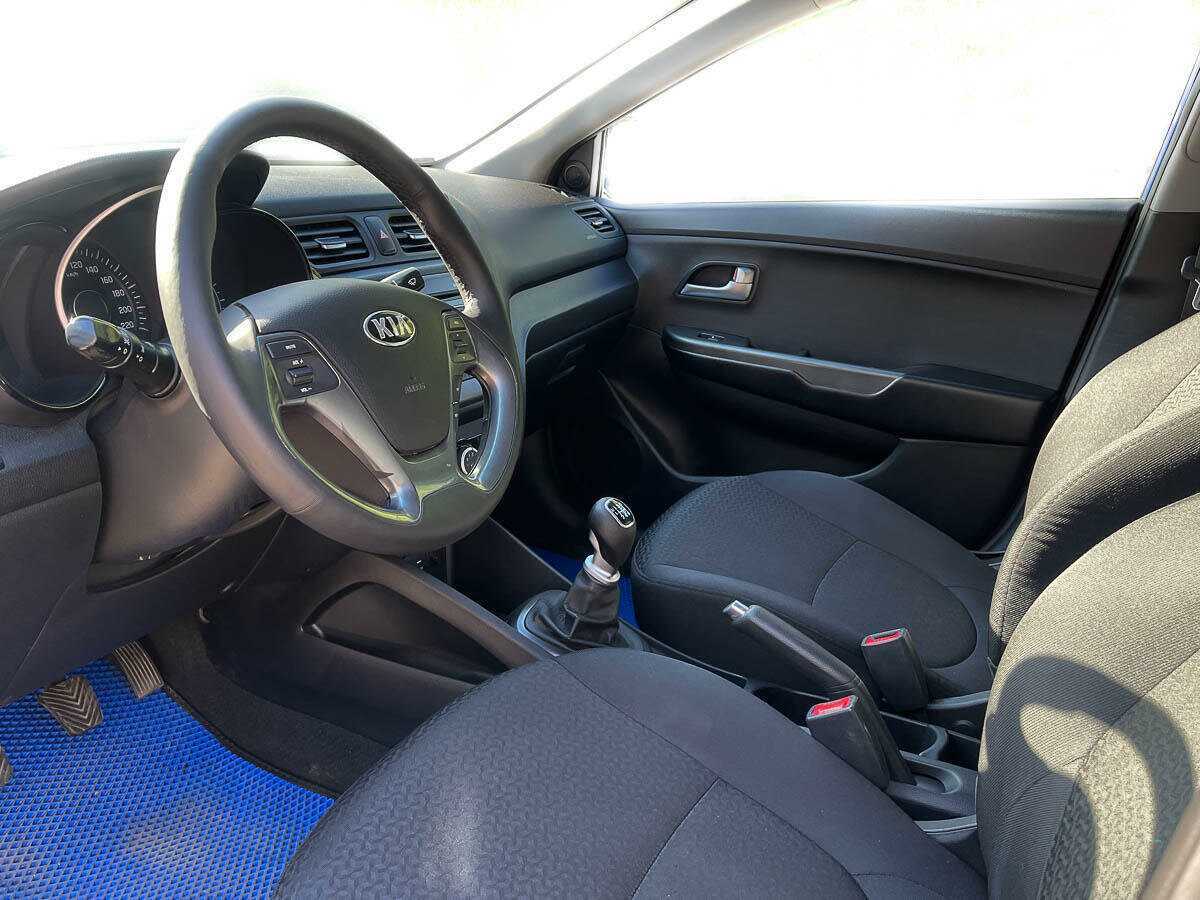 Kia Rio с пробегом — 2015 год. Фото: #7
