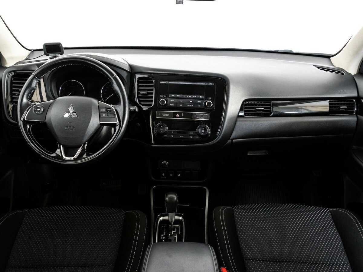 Mitsubishi Outlander с пробегом — 2018 год. Фото: #7