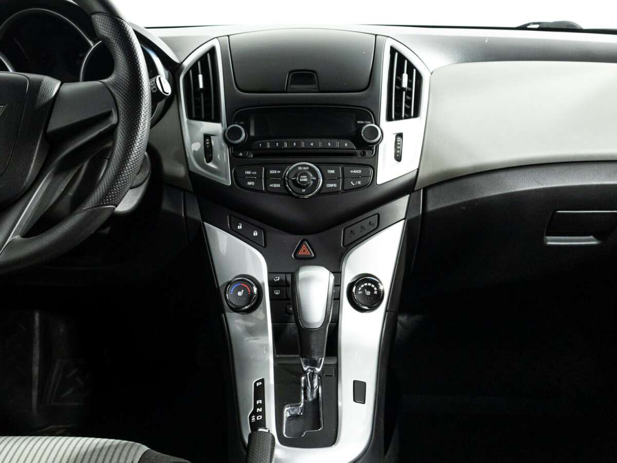 Chevrolet Cruze с пробегом — 2015 год. Фото: #13