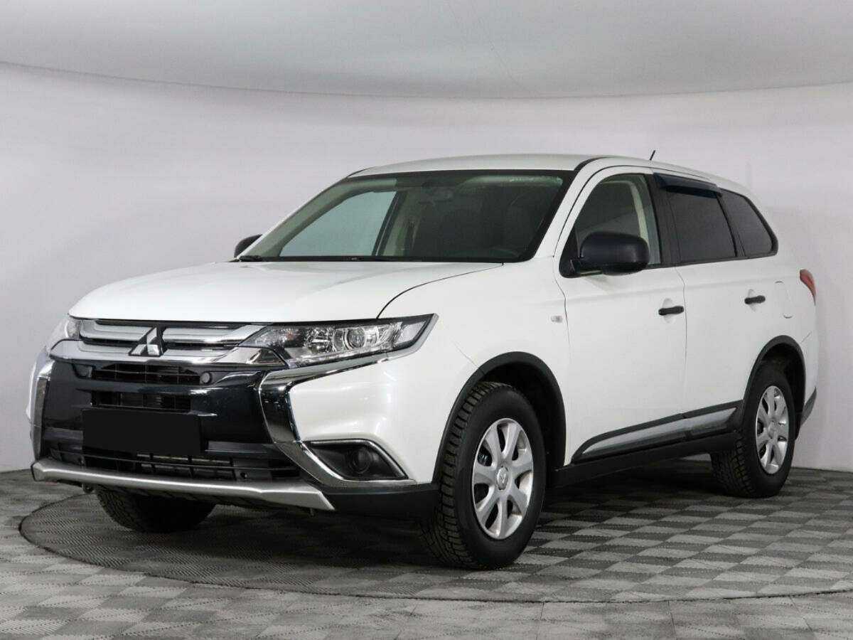 Mitsubishi Outlander с пробегом — 2015 год. Фото: #0