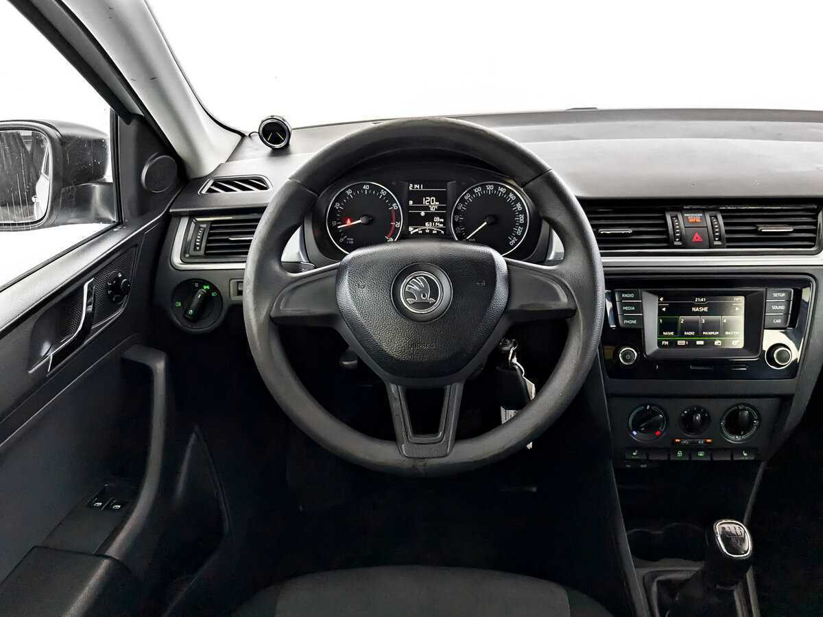 Skoda Rapid с пробегом — 2017 год. Фото: #20