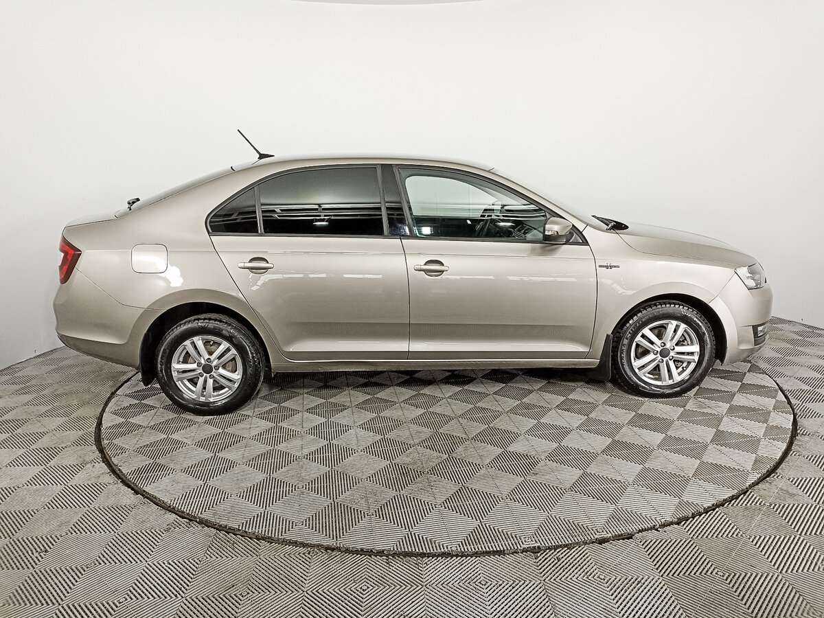 Skoda Rapid с пробегом — 2019 год. Фото: #3