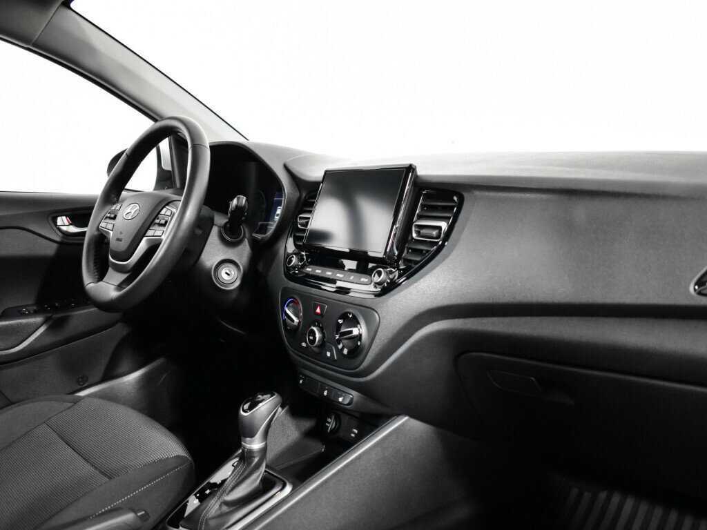 Hyundai Solaris с пробегом — 2021 год. Фото: #8