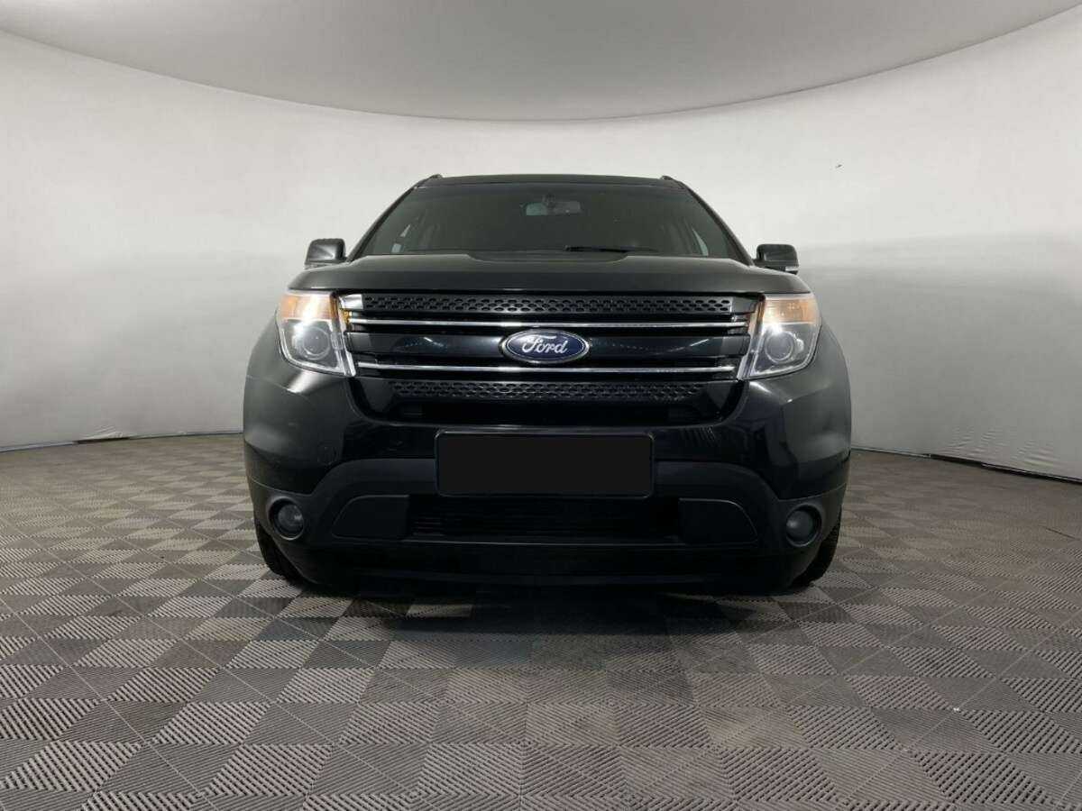 Ford Explorer с пробегом — 2013 год. Фото: #1