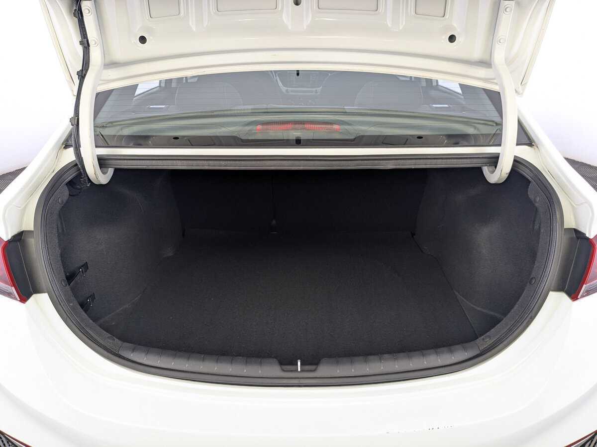 Hyundai Solaris с пробегом — 2017 год. Фото: #9