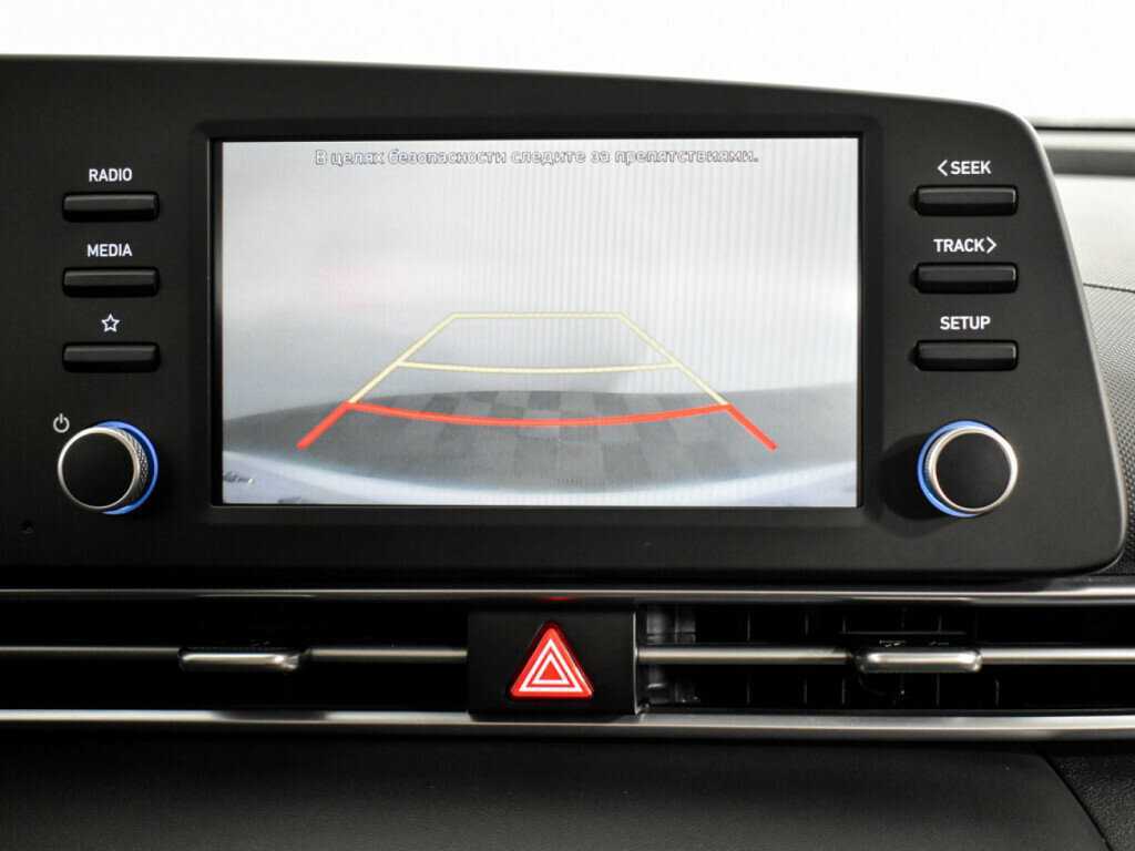 Hyundai Elantra с пробегом — 2021 год. Фото: #13