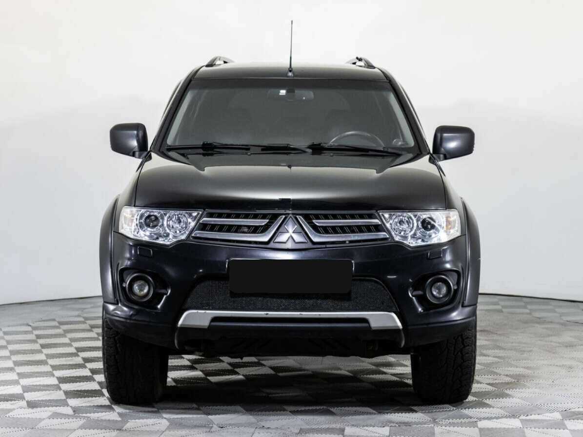 Mitsubishi Pajero Sport с пробегом — 2014 год. Фото: #1