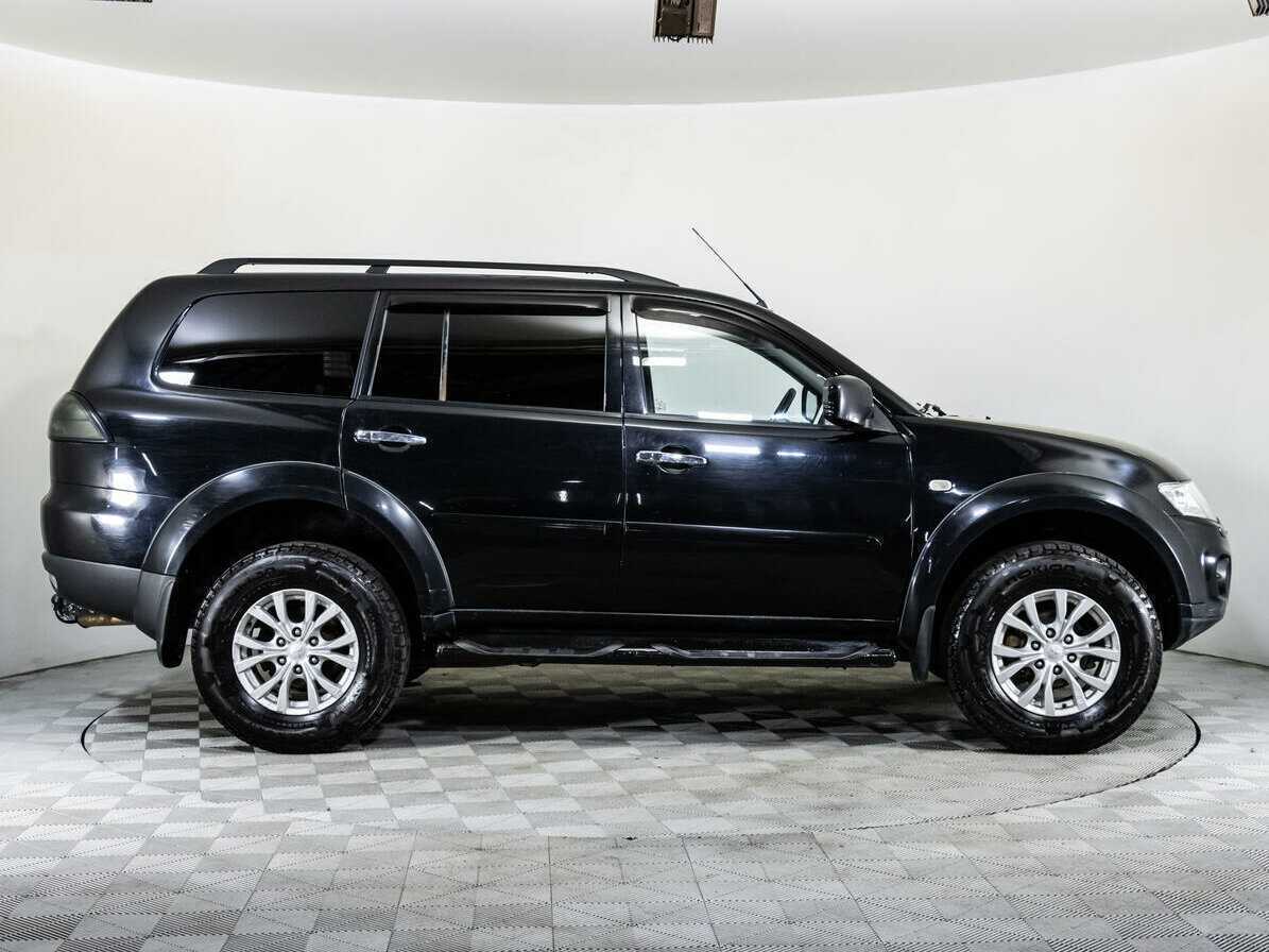 Mitsubishi Pajero Sport с пробегом — 2014 год. Фото: #3