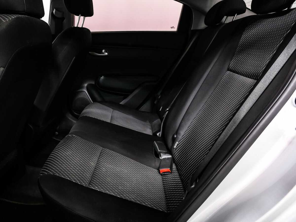 Kia Rio с пробегом — 2018 год. Фото: #12