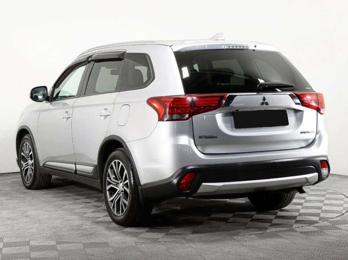 Mitsubishi Outlander с пробегом — 2018 год. Фото: #5