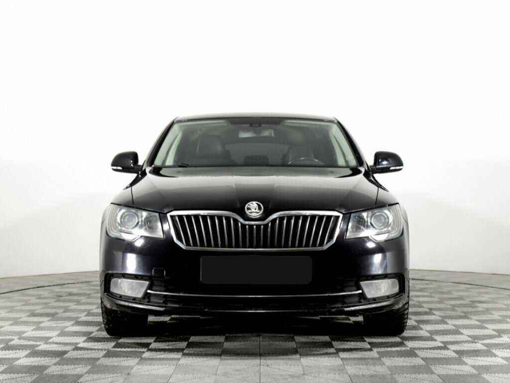 Skoda Superb с пробегом — 2013 год. Фото: #1