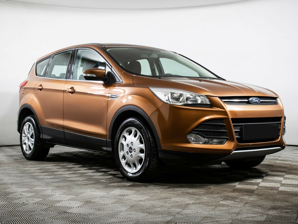 Ford Kuga с пробегом — 2015 год. Фото: #2