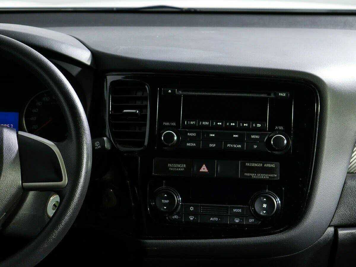 Mitsubishi Outlander с пробегом — 2012 год. Фото: #10