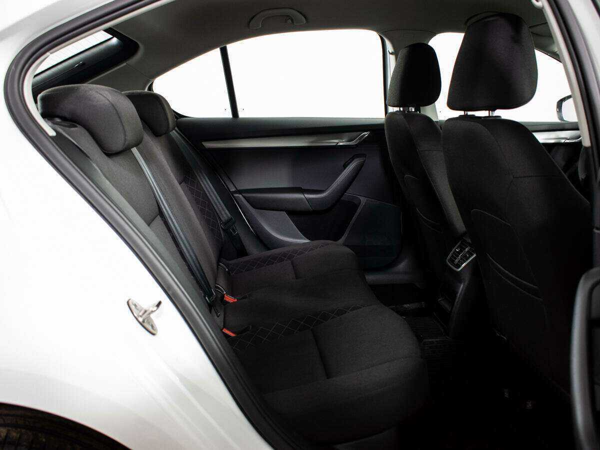 Skoda Octavia с пробегом — 2020 год. Фото: #6