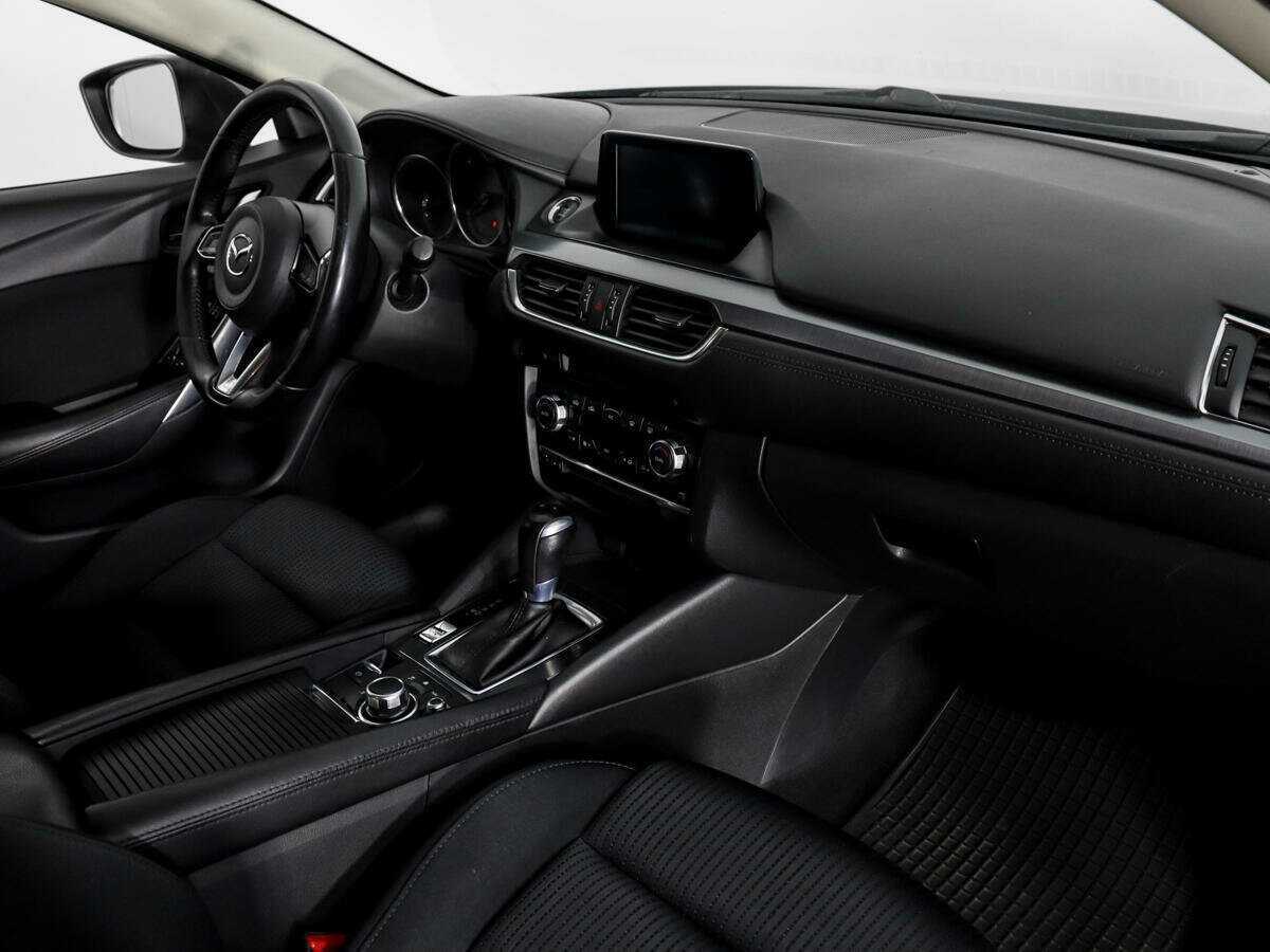 Mazda 6 с пробегом — 2017 год. Фото: #9
