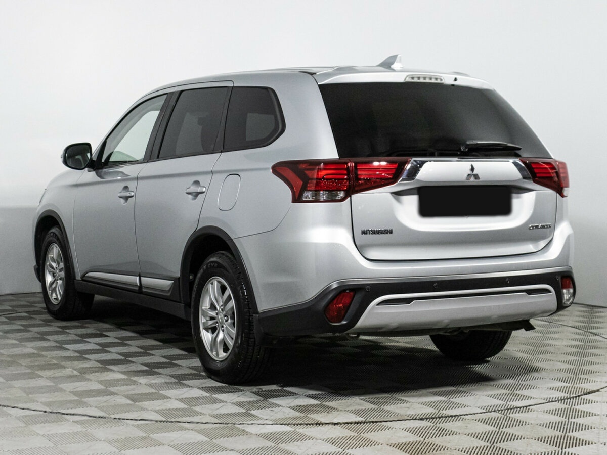Mitsubishi Outlander с пробегом — 2019 год. Фото: #6