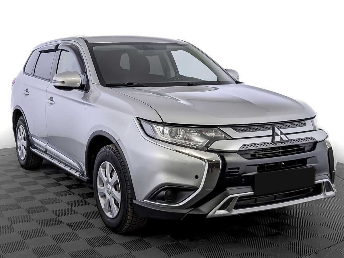 Mitsubishi Outlander с пробегом — 2019 год. Фото: #2