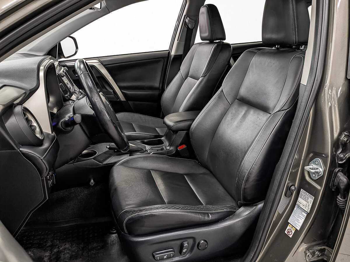 Toyota RAV4 с пробегом — 2014 год. Фото: #19