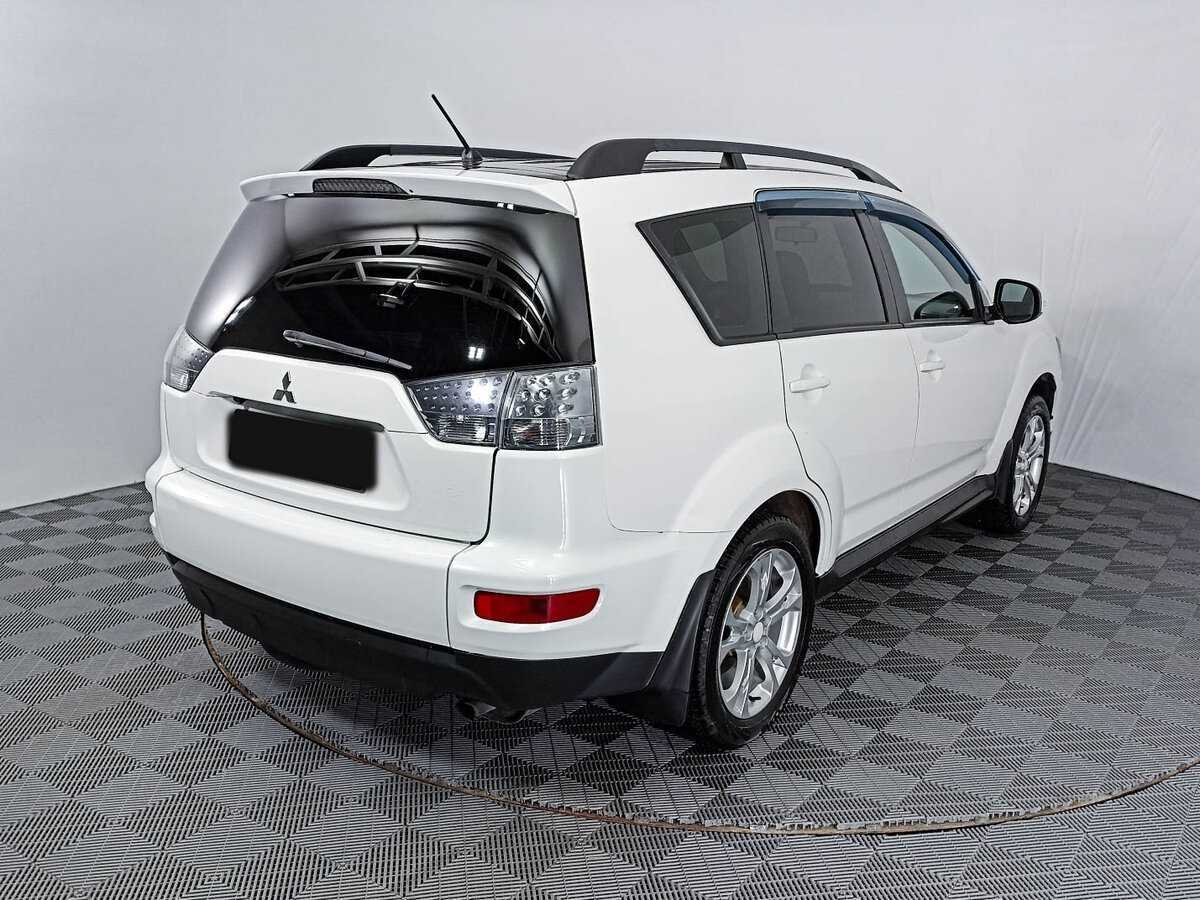 Mitsubishi Outlander с пробегом — 2012 год. Фото: #4