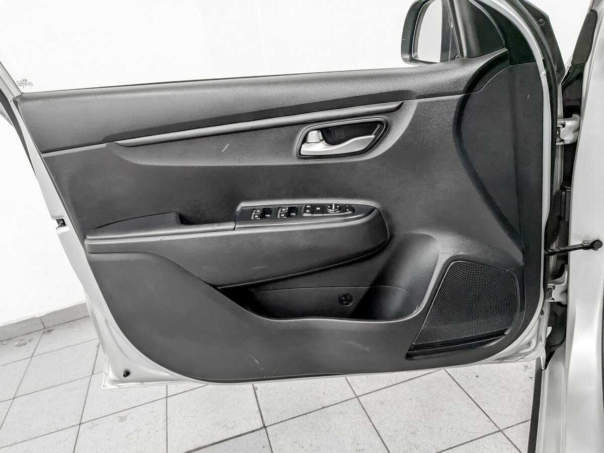 Kia Rio с пробегом — 2020 год. Фото: #18