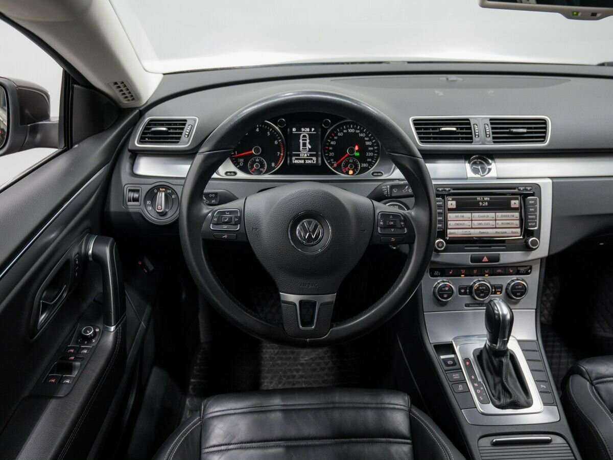 Volkswagen Passat CC с пробегом — 2012 год. Фото: #10