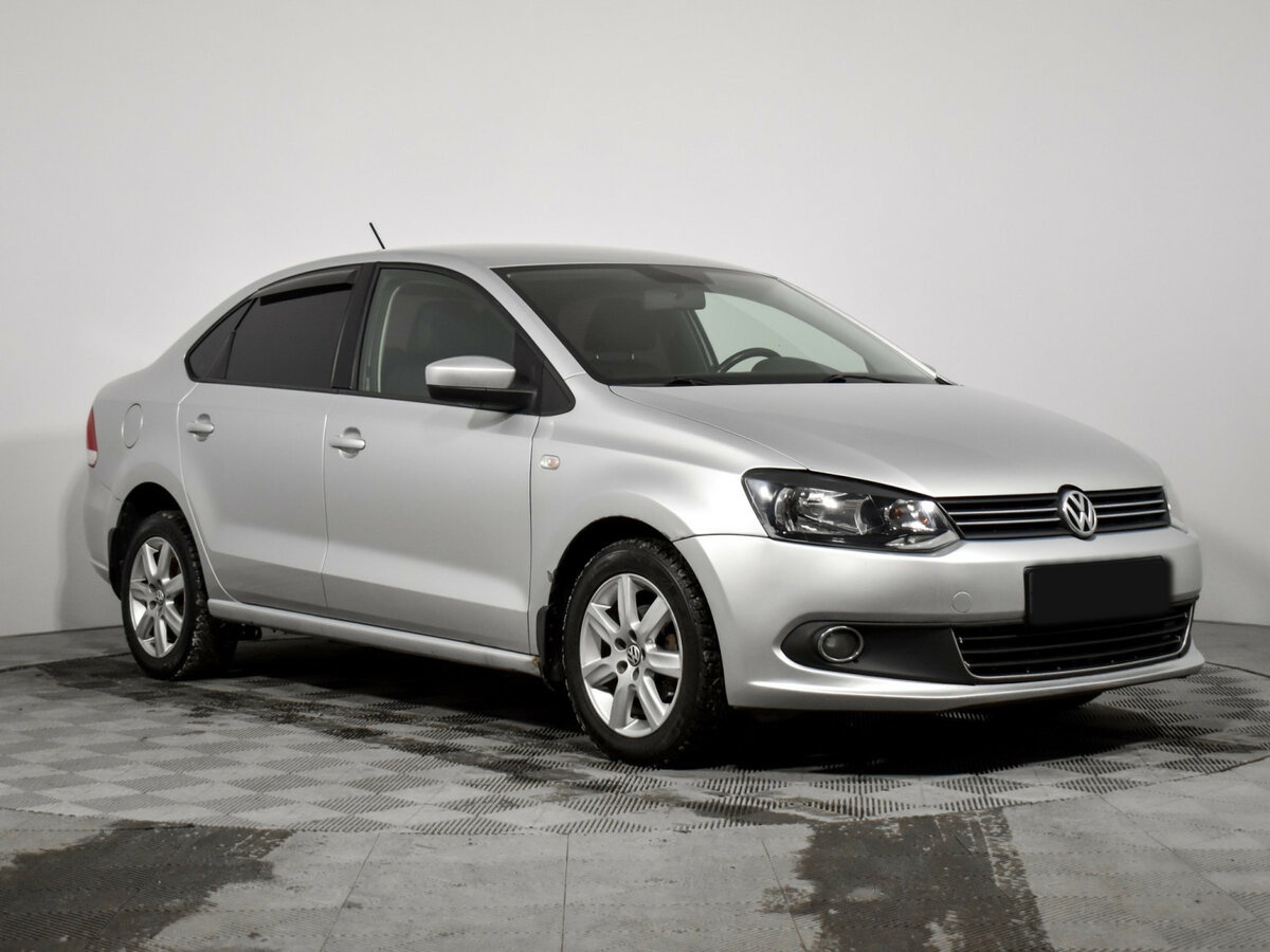 Volkswagen Polo с пробегом — 2015 год. Фото: #2